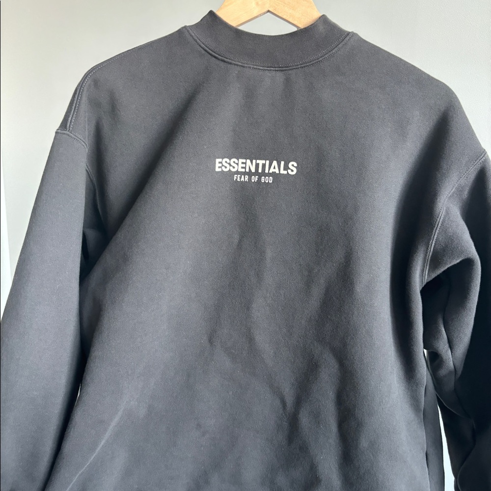 Essentials Fear of God dark grey crewneck